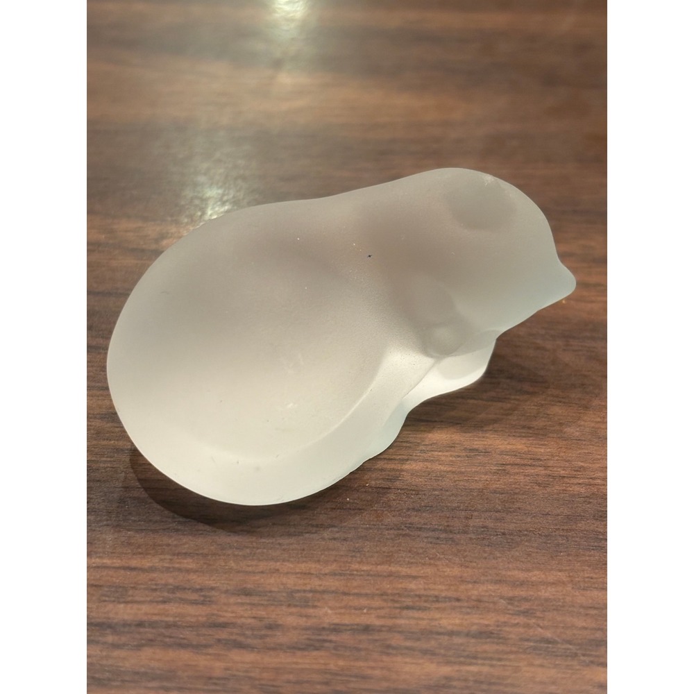 The Franklin Mint Frosted Satin Glass Sleeping Cat Figurine Vintage Art Glass - Picture 3 of 10